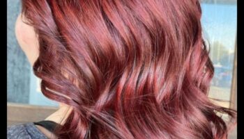 روبي ريفيري: تسريحات الشعر الحمراء والحمراء لبيانات الموضة الحالمة