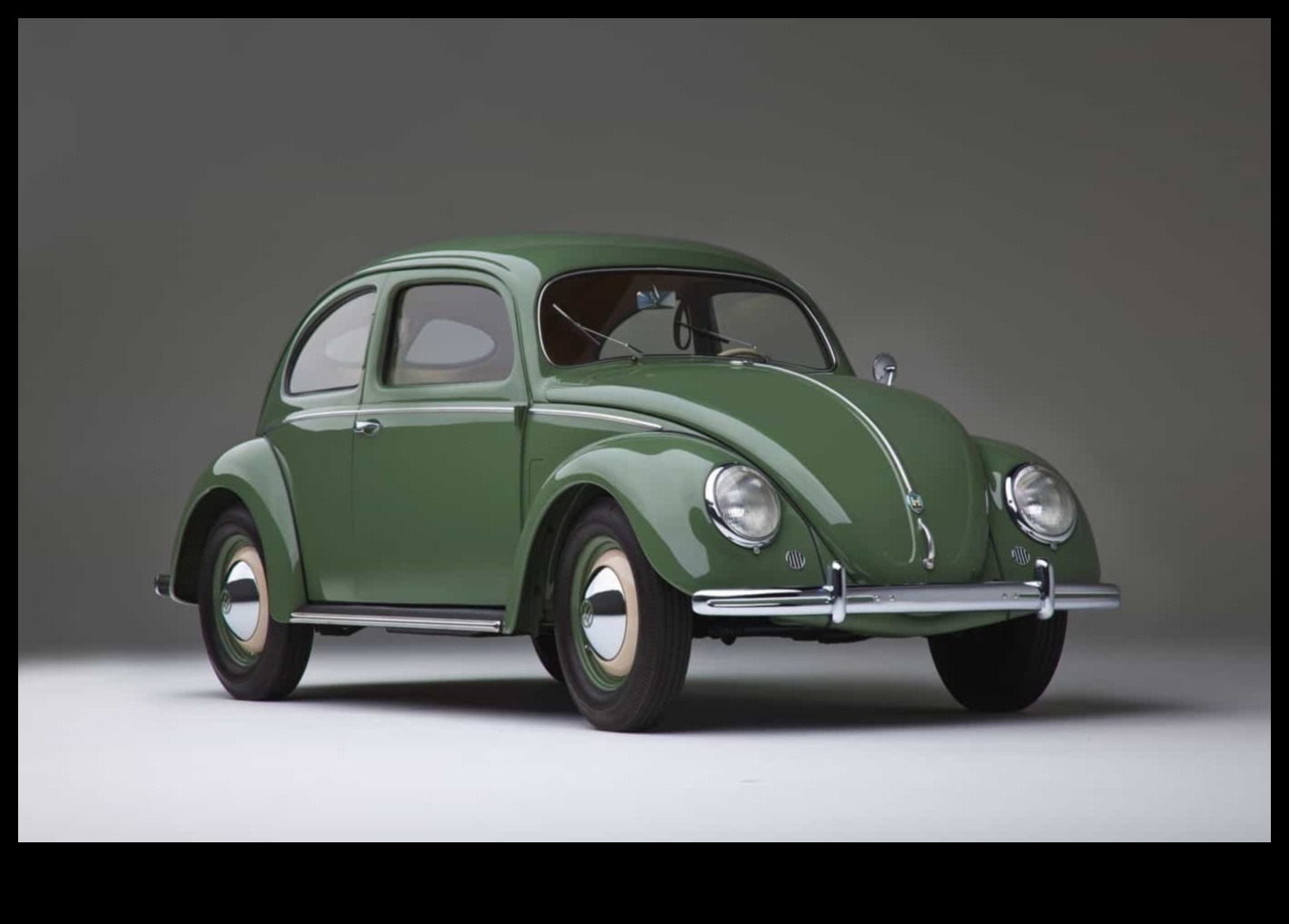 الأناقة الخالدة: الجاذبية الدائمة للسيارات الكلاسيكية الفاخرة