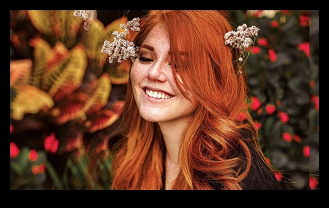 تجعيد الشعر النحاسي والأنماط الأنيقة: إتقان نسيج الشعر الأحمر والبني المحمر