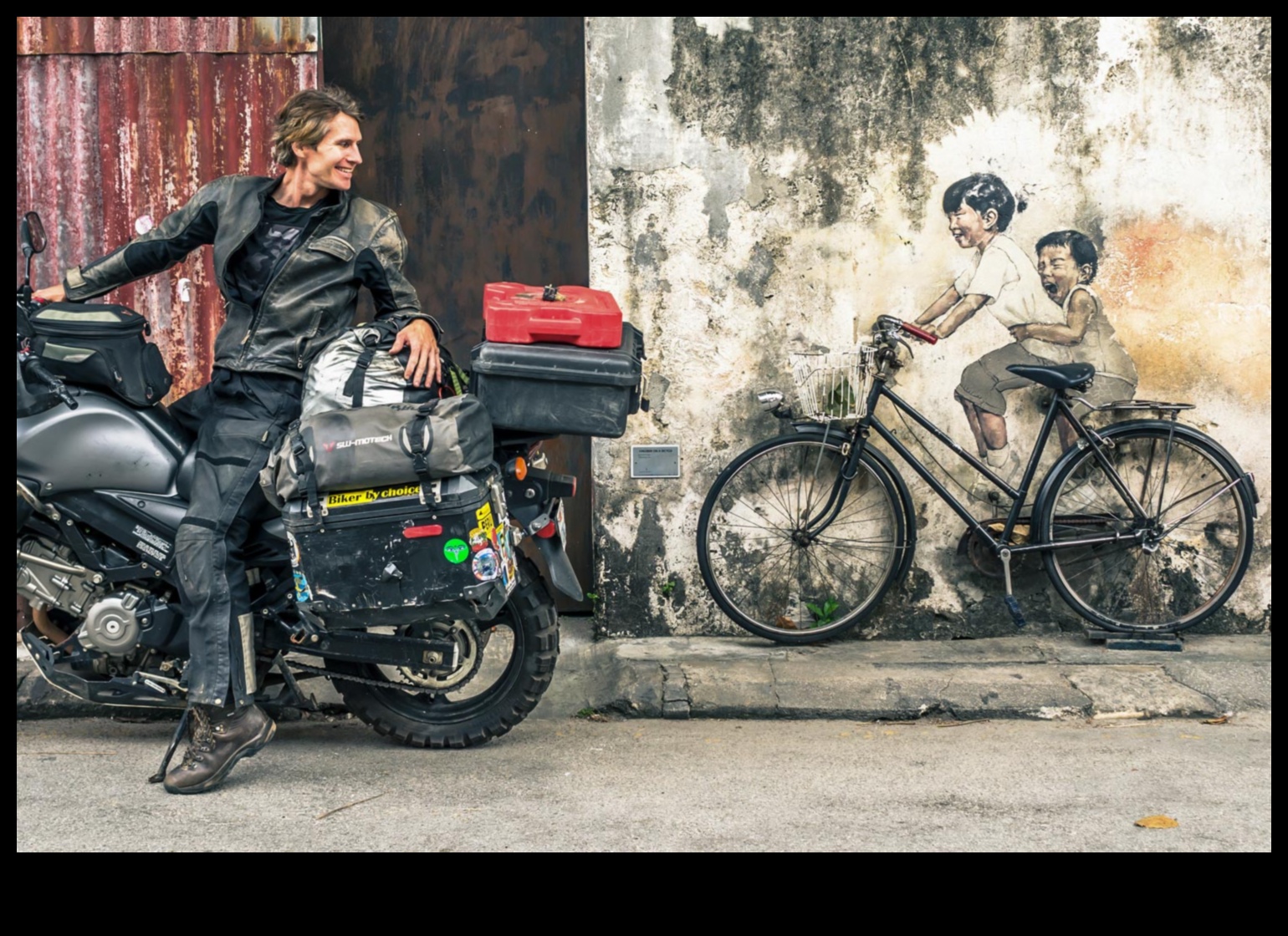 مطاردة الأفق: رحلات دراجة نارية ملحمية عبر القارات