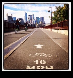 سجلات ركوب الدراجات في المدينة: روايات من راكبي الدراجات المتنقلين