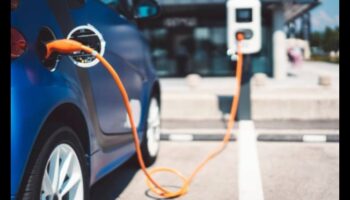 التنقلات النظيفة: تزايد شعبية السيارات الكهربائية في المدن