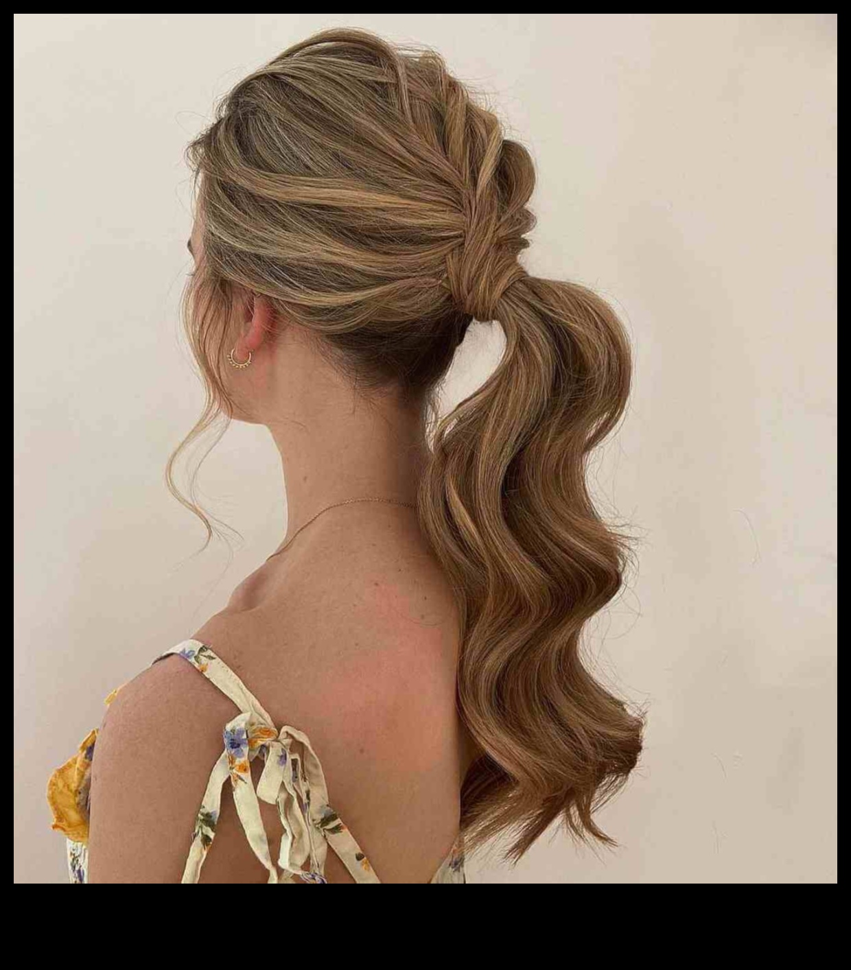 استمرار الأناقة المتقنة: الإدلاء ببيان مع تسريحات الشعر غير الرسمية