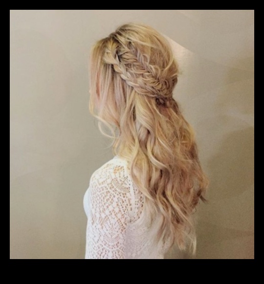 خصلات شعر مغرية: أنماط متموجة جذابة للمسة رومانسية