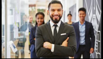 نهضة الأعمال: إشعال الأفكار لقادة الغد الاستشاريين